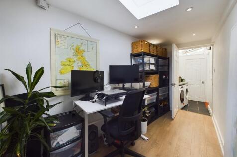 CAM02854G0-PR0318...