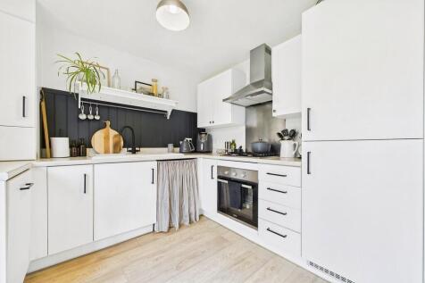 ceeff5c7-CAM01085...