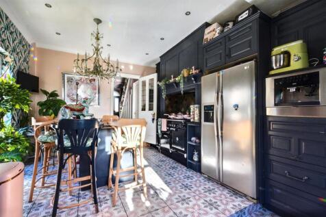 Kitchen_2.jpeg