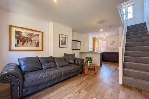 Open Plan Living/Dining Kitchen