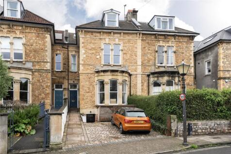 5 bed, 3 bath Semi-Detached in Bristol - Photo 1