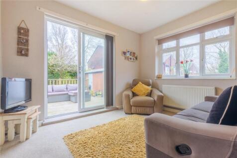 Living Room/Bedroom