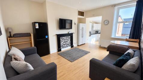 5 Bedroom Flat in NE2 1RB