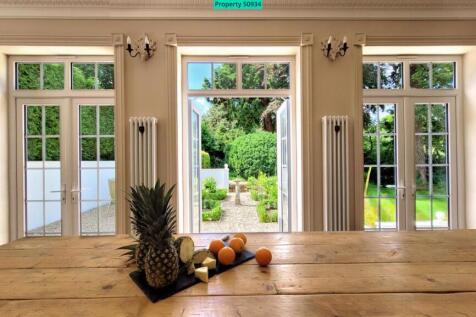 Elegantly entertain friends and family