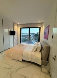 Bedroom with ensuite