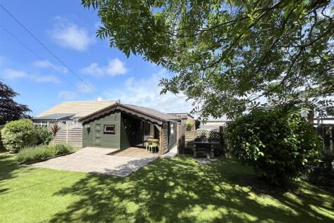 Detached in TR4 9QG