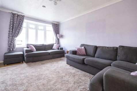 LIVING ROOM.jpg