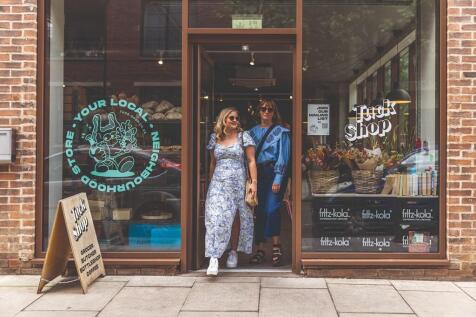 Independent shops & cafes in abundance