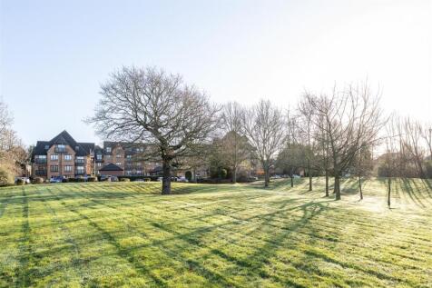 Epping New Road, IG9