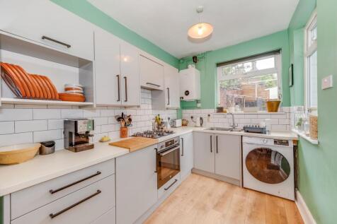 KITCHEN, DINING ROOM AND LOUNGE