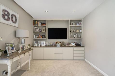 BEDROOM 3 / LIVING ROOM (PIC 2)