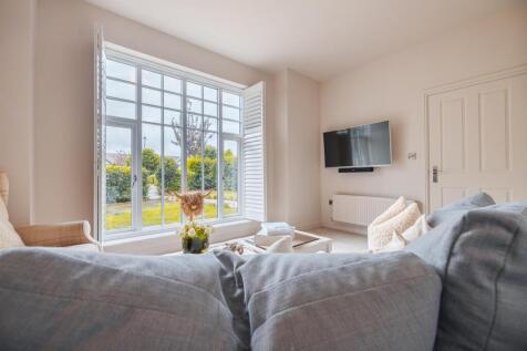 2 George Drive-10.jpg