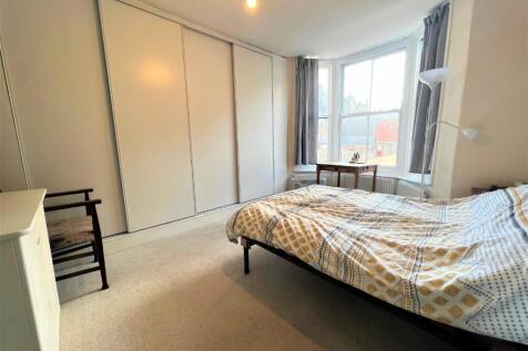 Bedroom 1.1.jpg