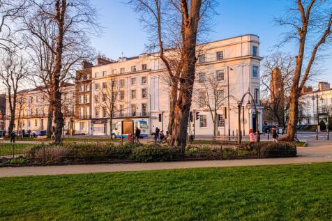 Local area - Royal Pump Room Gardens Leamington autumnal shot