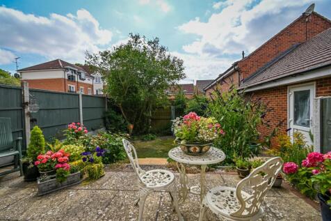55 Rastrick Close-21.jpg