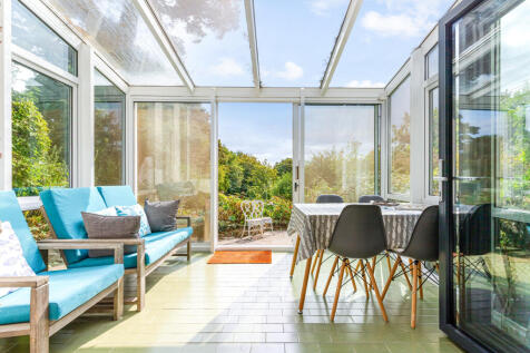 A18 - Flat 3 Whiteladies New Road Stoke Fleming - 