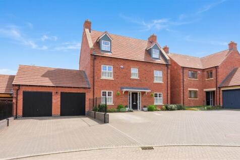 8 Poplar Close, Overseal