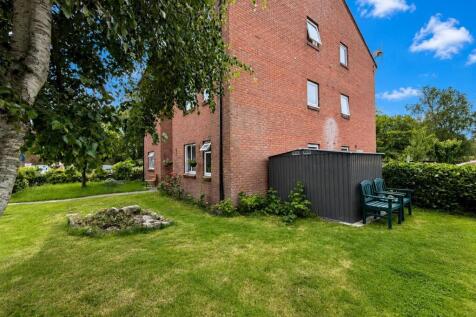 Garden Area & Shed