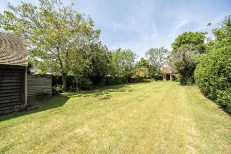 150ft rear garden