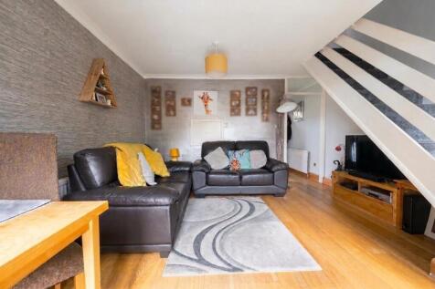 living room 1.jpg