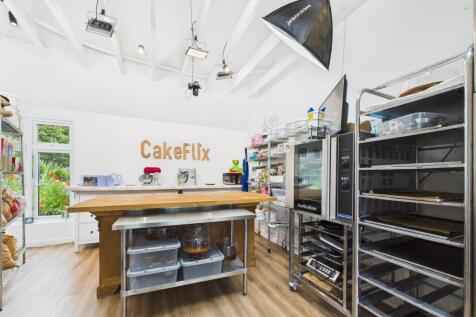 CAM03185G0-PR0112-STILL008