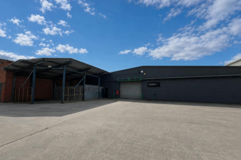 Light Industrial to rent in pudsey