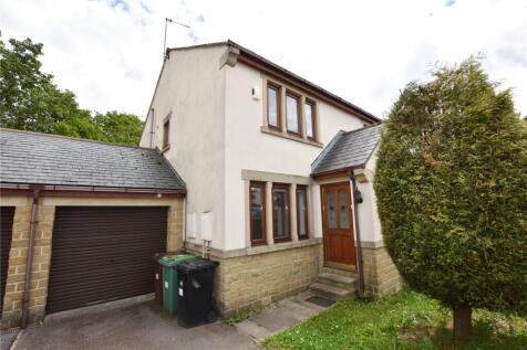 AVAILABLE TO RENT FROM MID SEPTEMBER! TWO BEDROOM SEMI-DETACHED HOUSE TO RENT IN NEW FARNLEY. Gas central heating, double glazing, driveway, garage, enclosed rear garden. Briefly comprises: entrance v