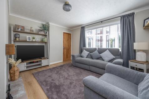 42 Grove Crescent-2