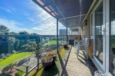 5 Byron balcony main