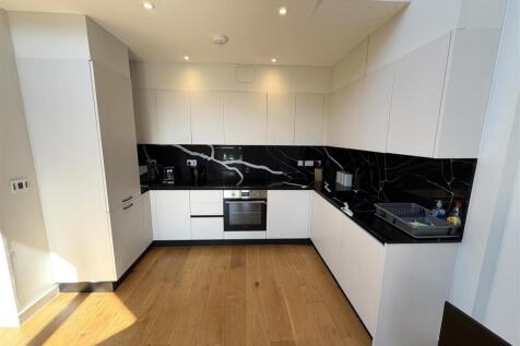 Kitchen pic 2.jpeg