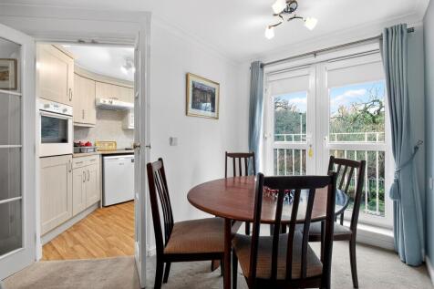 2 bed, 2 bath Retirement Property in Glasgow - Photo 5