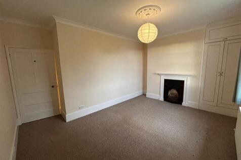 WhatsApp Image 2025-12-04 at 13.12.28 (8).jpeg