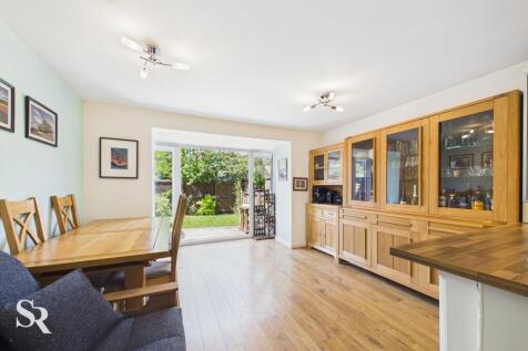 Living / Dining Area