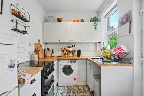 Kitchen (2).jpeg