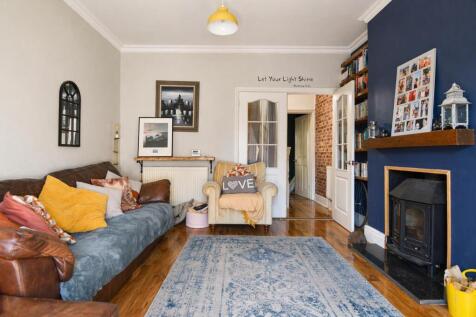Lounge1.jpg