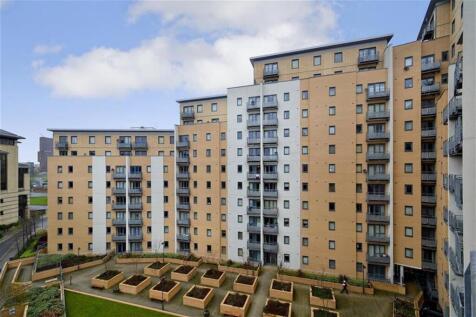 **TWO BEDROOM, TWO BATHROOM APARTMENT - 11th FLOOR - EWS1 COMPLIANT - A1 RATING*** Located in the Northern Quarter of the city, Aspect 14 is ideally placed for access to Leeds' First Direct Arena, Lee