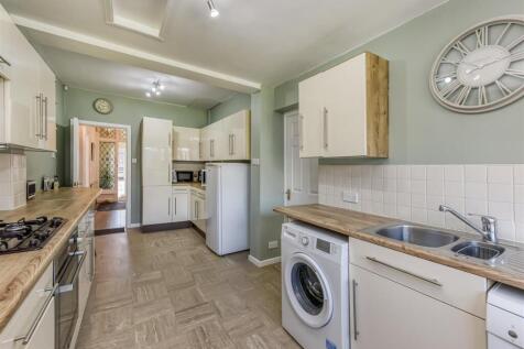 57 Queens Road-kitchen3.jpg