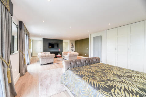 Principle Bedroom Suite