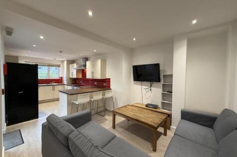 5 Bedroom House in LL57 1HB