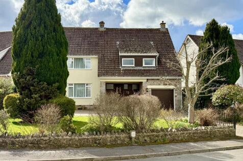 Front View and Ga...