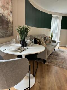 HH70 Welcome to this modern and stylish apartment located on North Street in the vibrant Northern/Arena Quarter of the city in a popular areas of Leeds City Centre. Check this out – You don’t want to