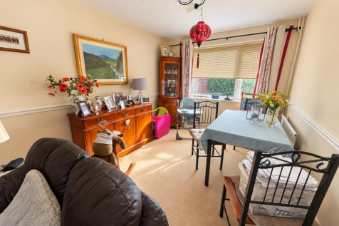 Lounge / Dining Room