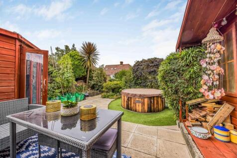 59 Woodfield Avenue, Drayton-Small-PorticoMarketin