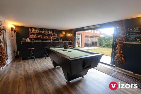 Games Room & Bar
