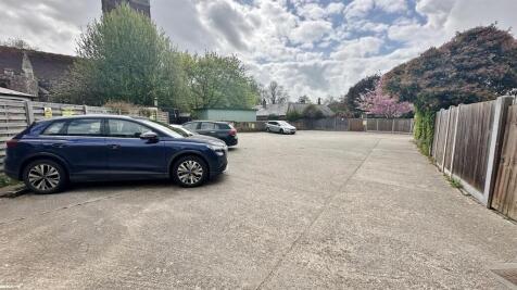 Communal Area & Parking
