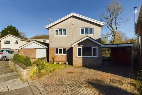 Driveway & Front Entrance