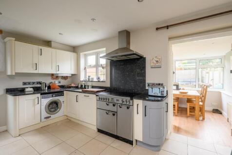 9 collingwood gardens-3.jpg