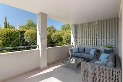 The Crest Fully Renovated 5 bed Villa For Sale (26)