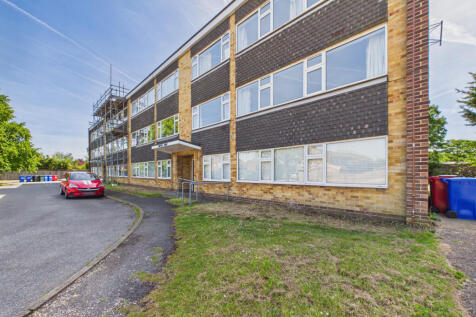 2 bed flat for sale Hunters Court, Woodley RG5