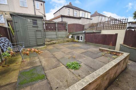682b7a68-Garden 2...